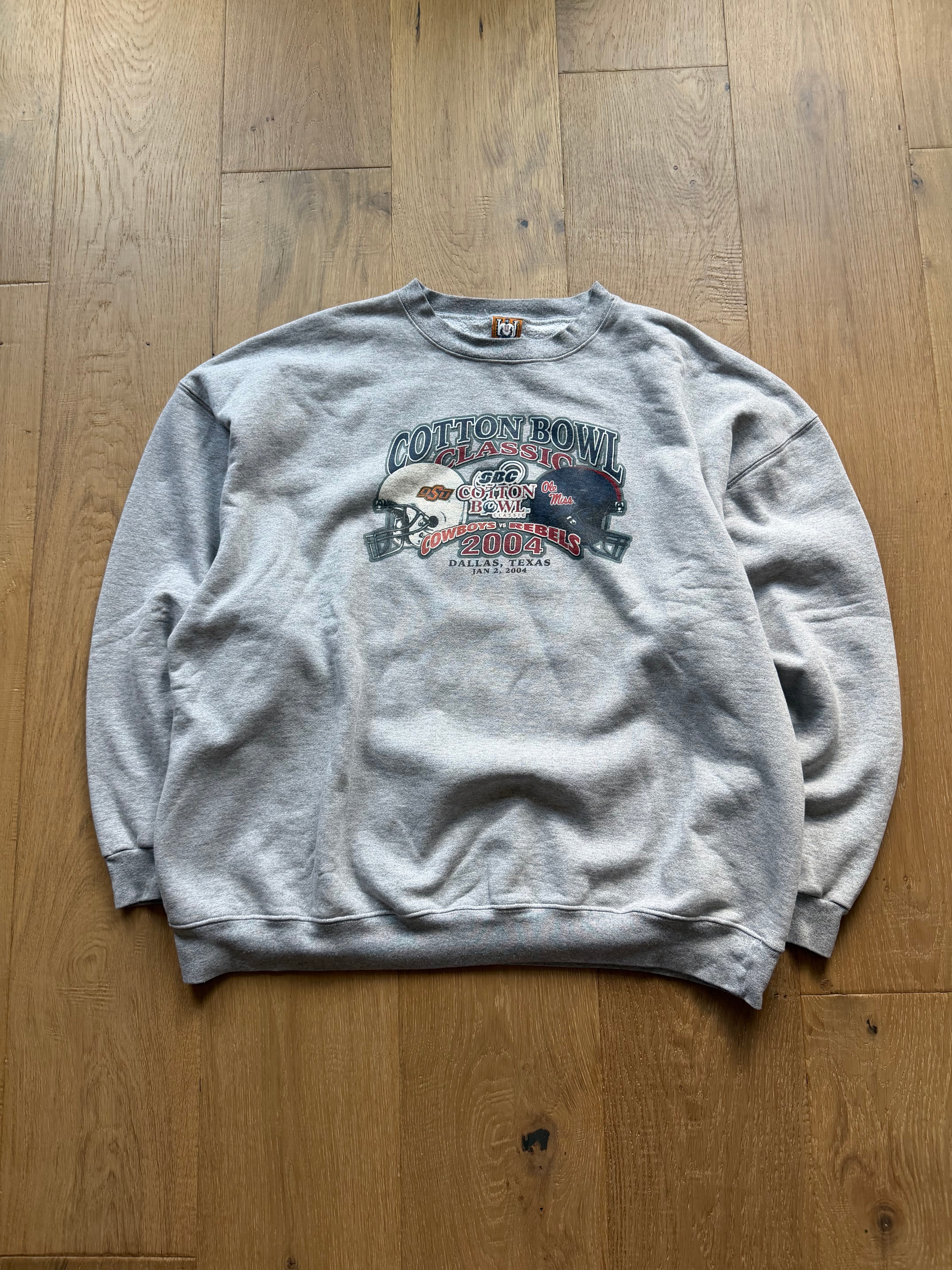 Grey 2004 UAS Cotton Bowl Classic OSU vs Ole Miss Helmet Crewneck Sweatshirt XXL
