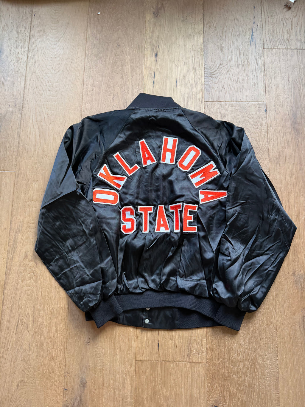 Black 90s Sactus Cowboys Tail “Oklahoma State” Patch Back Satin Jacket Medium
