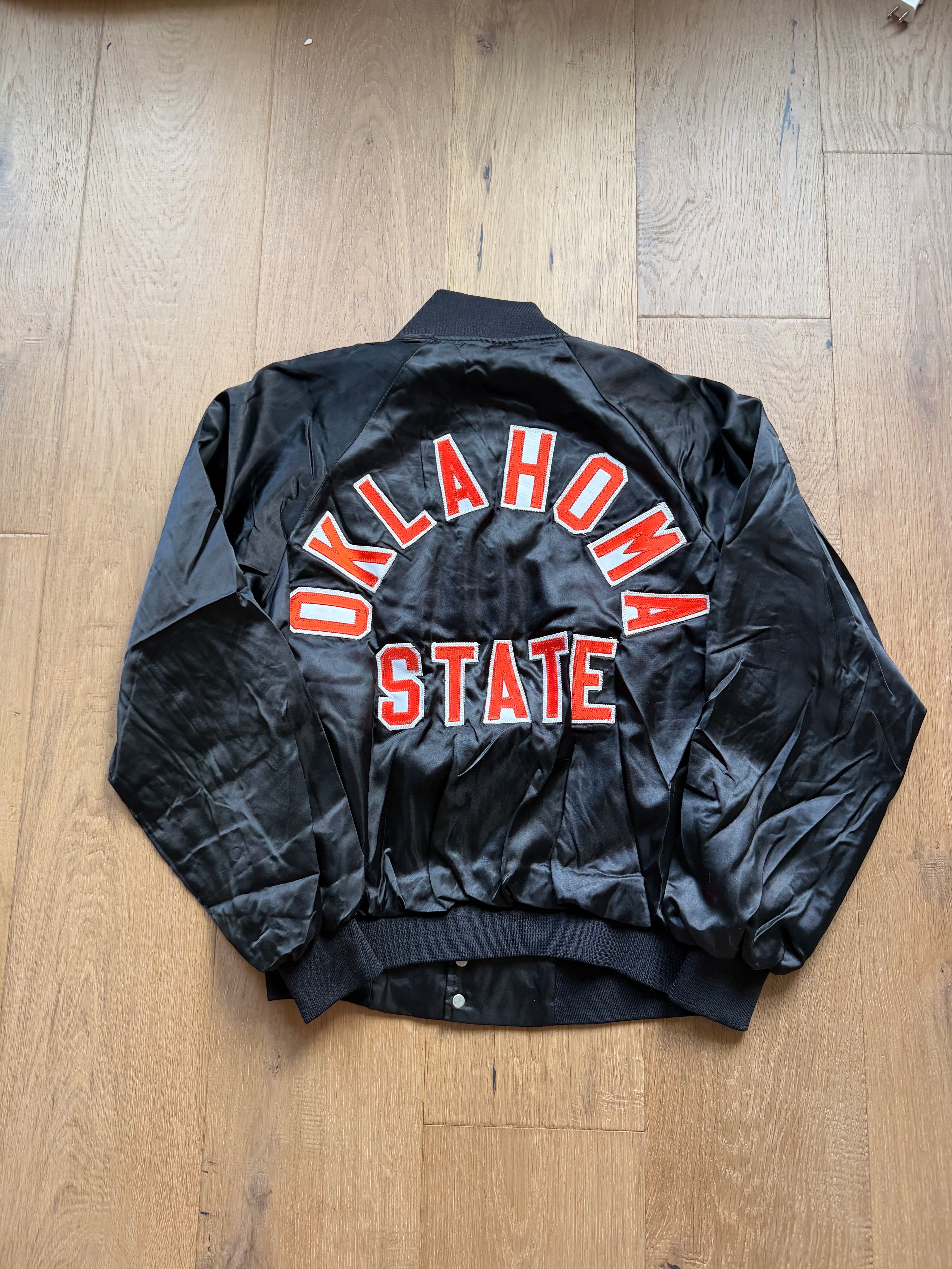 Black 90s Sactus Cowboys Tail “Oklahoma State” Patch Back Satin Jacket Medium