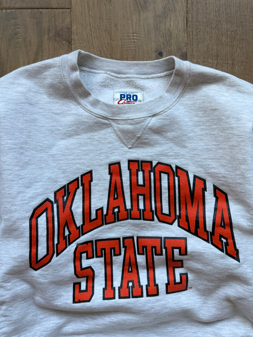 Light Grey 90s Russell Athletic Pro Cotton “Oklahoma State” Classic Crewneck Sweatshirt Medium