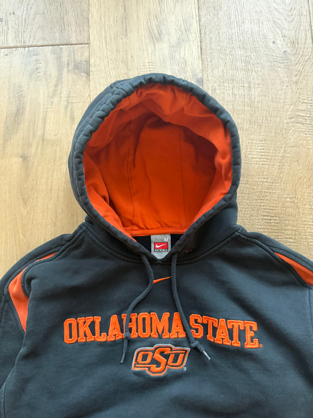 Black 00s Nike “Oklahoma State” Centerswoosh Hoodie Medium